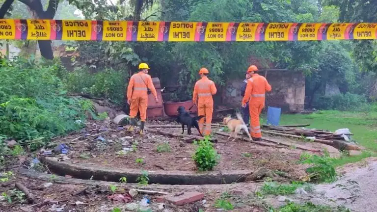 humayuns-tomb-dome-collapses-in-delhi-rescue-operation-underway-relief-work-underway