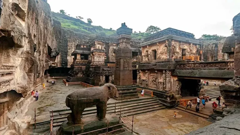chhatrapati-sambhajinagar-water-leaking-in-ellora-cave-maharashtra