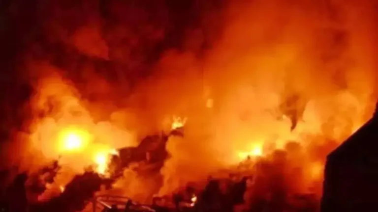 fire-at-motorbike-showroom-in-pune-60-vehicles-gutted-one-person-rescued