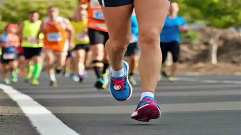 man-completes-21-km-thane-marathon-collapses-and-dies-after-returning-home