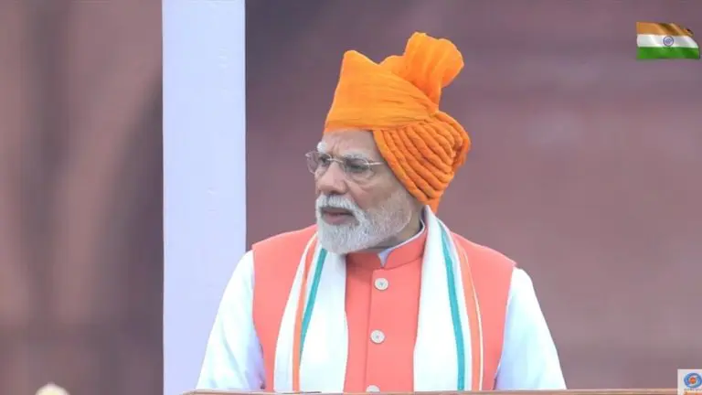 yuva-rojgar-yojana-gst-relief-to-sudarshan-chakra-mission-pm-modi-10-most-important-announcement-from-red-fort