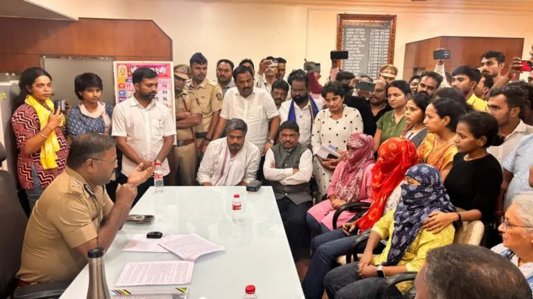 pune-cime-three-girls-torcher-by-police-at-kothrud-police-station-taunts-over-caste-and-asked-how-many-boy-have-you-slept-with