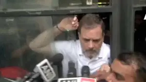 Rahul Gandhi: दिल्लीत गोंधळ; राहुल गांधी यांना पोलिसांनी घेतलं ताब्यात! Video