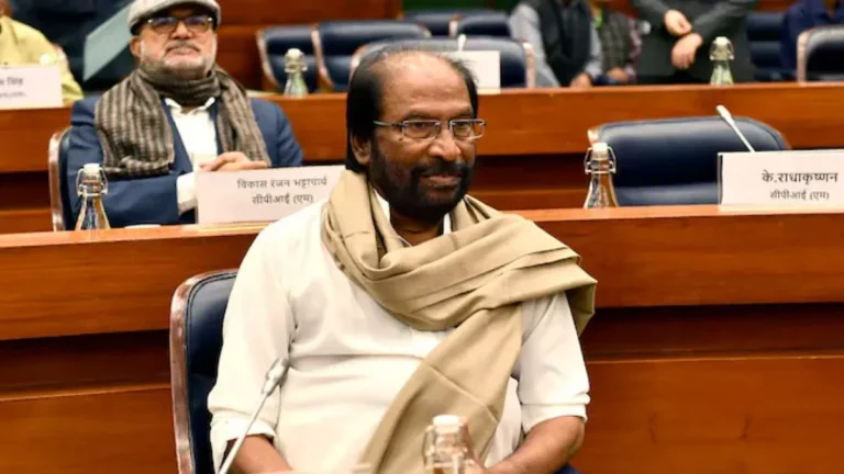 indi-alliance-likely-to-field-dmk-leader-tiruchi-siva-as-vice-president-candidate-against-ndas-cp-radhakrishnan