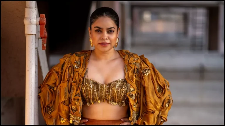 sumona-chakrabortys-car-attacked-in-broad-daylight