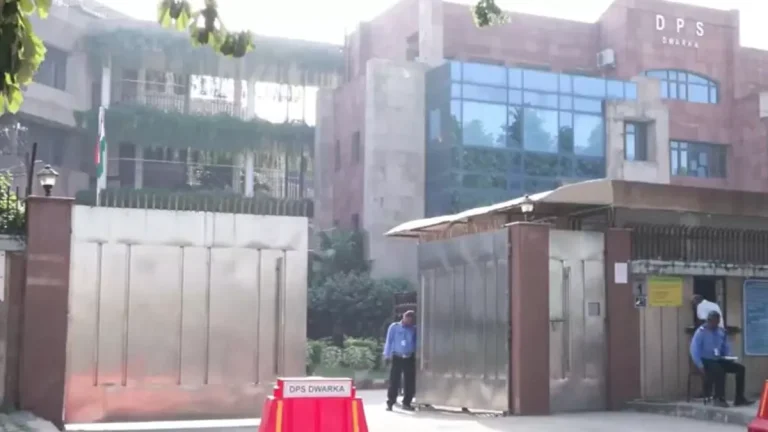 delhi-school-bomb-threat-schools-in-delhi-received-bomb-threats