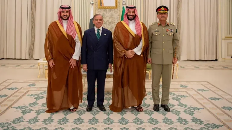 saudi-arabia-and-pakistan-sign-mutual-defense-agreement-india-give-reaction