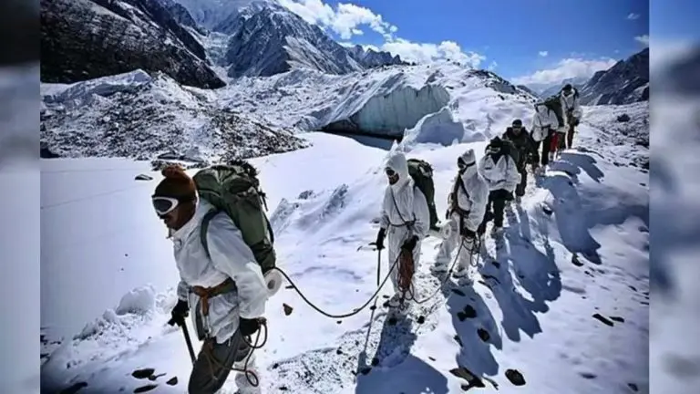avalanche-in-siachen-3-soldiers-including-two-firefighters-martyred