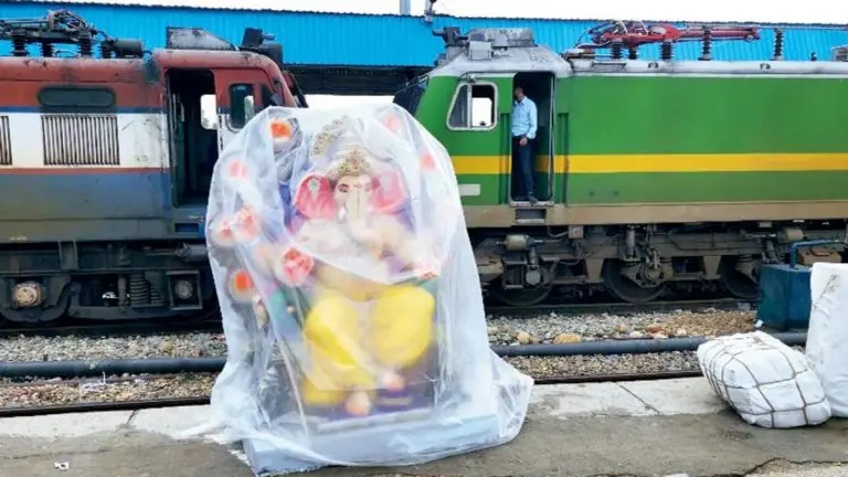 ganeshotsav-2025-india-pakistan-bordercha-raja-idol-travels-from-mumbai-to-jammu-and-kashmir-for-soldiers-to-celebrate-ganesh-festival