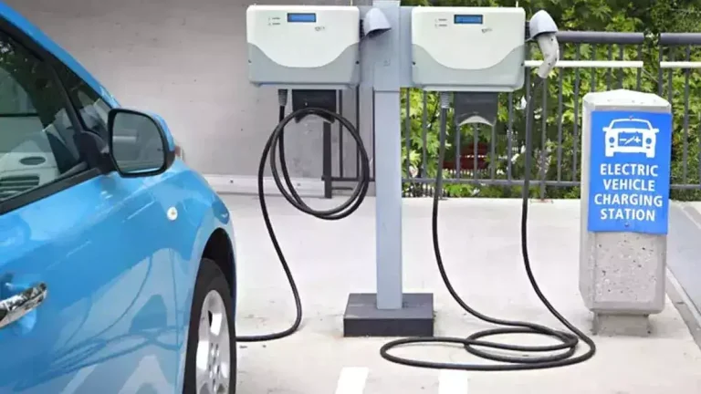 no-tolls-for-evs-in-maharashtra-all-electric-vehicles-now-toll-free-on-atal-setu-mumbai-pune-expressway-and-samruddhi-highway