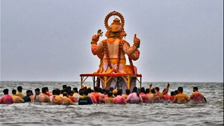ganesh-immersion-four-people-drowned-while-immersed-in-ganesh-immersion-in-nashik-two-bodies-recovered