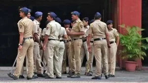 High Alert in Maharashtra: मुंबई, पुणे, नागपूरसह या शहरातील विमानतळ आणि रेल्वे स्थानकावर हायअलर्ट 