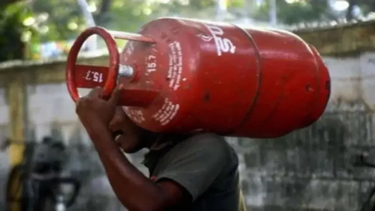 pm-ujjwala-yojana-25-lakh-free-lpg-connections-during-navratri-said-hardeep-puri