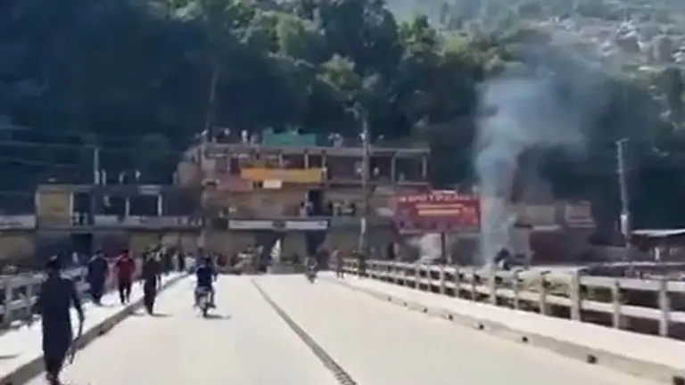 violent-protests-in-pok-at-muzaffarabad-against-pakistan-two-dead-internet-mobile-services-suspended