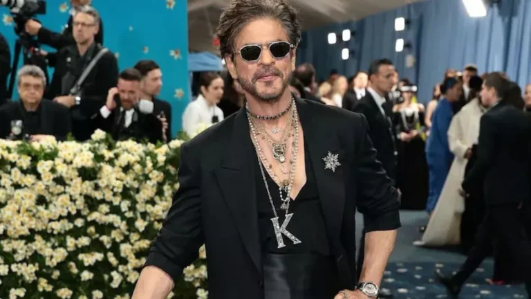 shah-rukh-khan-and-juhi-chawla-name-in-the-list-of-billionaire-actors
