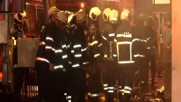 massive-fire-breaks-out-at-showroom-in-crawford-market-mumbai