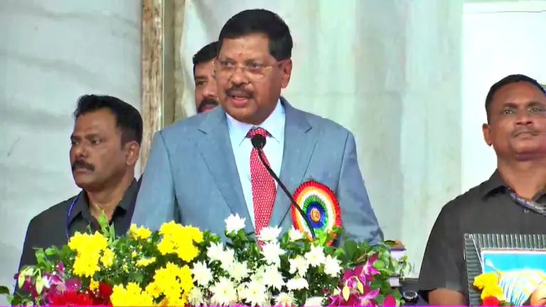 indian-constitution-ensured-that-country-would-remain-strong-and-united-cji-bhushan-gavai-in-mandangad