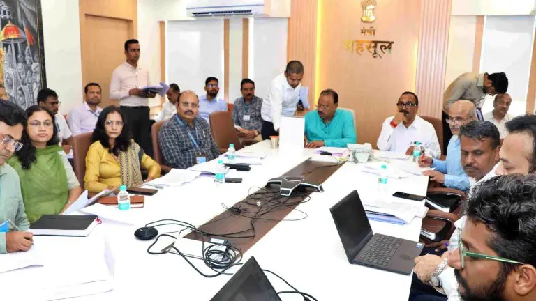 obc-student-hostel-hostels-will-be-built-in-all-districts-for-obc-students-minister-directs-district-collectors