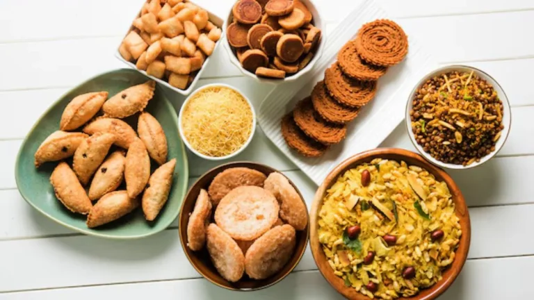 diwali-2025-this-diwali-win-the-hearts-of-your-guests-with-these-5-delicious-snacks-along-with-sweets