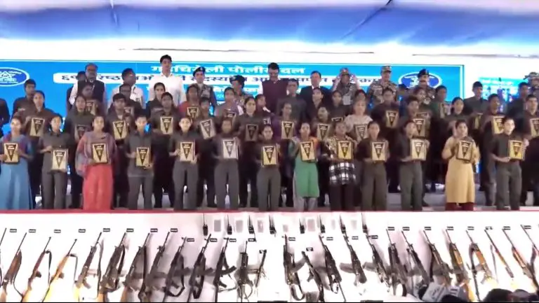 60-naxalites-including-bhupati-surrender-before-gadchiroli-police-and-cm-devendra-fadnavis