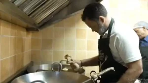 राहुल गांधींनी बनवली जिलेबी, इमरती व बेसनाचे लाडू आणि देशवासियांना दिल्या दिवाळीच्या शुभेच्छा, पाहा VIDEO 