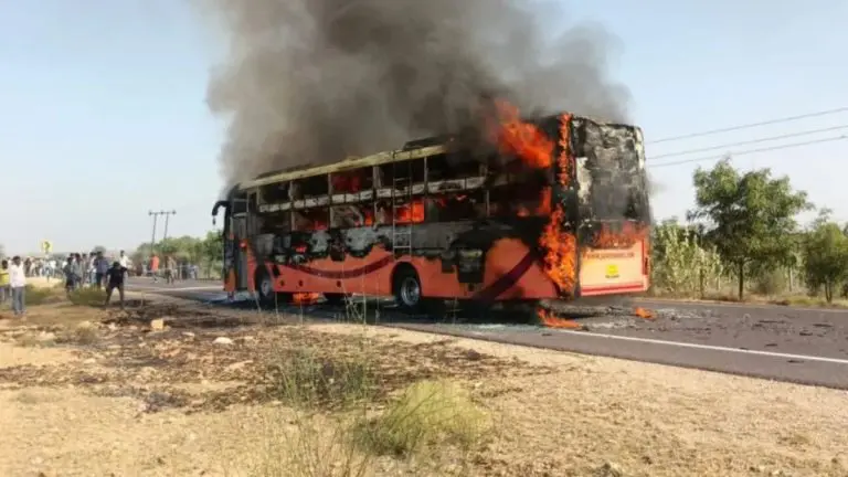 jaisalmer-bus-fire-massive-fire-breaks-out-in-speeding-bus-in-rajasthan-many-feared-dead