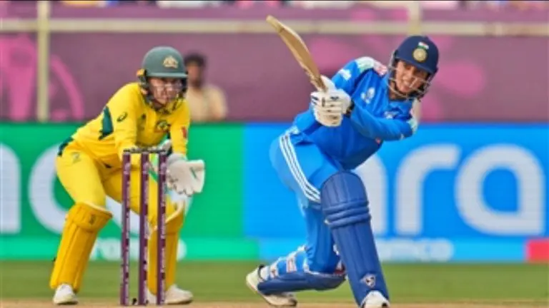 ind-w-vs-aus-w-smriti-mandhana-sets-world-record-becomes-first-female-player-in-history