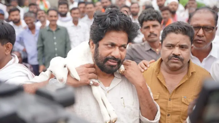 high-court-orders-bachchu-kadu-and-protesters-to-vacate-the-national-highway