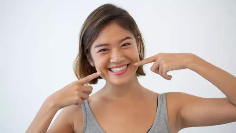 strange-trend-of-getting-tattoos-on-teeth-in-china-compromising-health-for-fashion