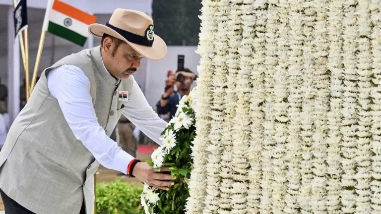 cm-devendra-fadnavis-paid-tribute-on-police-commemoration-day-salute-the-bravery-of-the-police-force