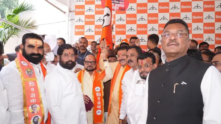 eknath-shinde-many-leaders-including-two-former-mlas-join-eknath-shindes-shiv-sena