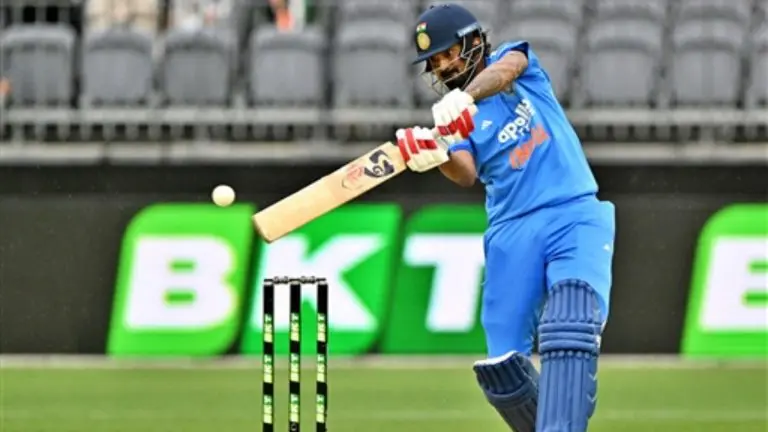 ind-vs-aus-odi-india-set-a-target-of-131-runs-against-australia-now-the-game-will-be-26-26-overs