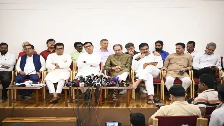 mumbai-police-denied-permission-for-raj-and-uddhav-thackeray-protest-march-in-mumbai