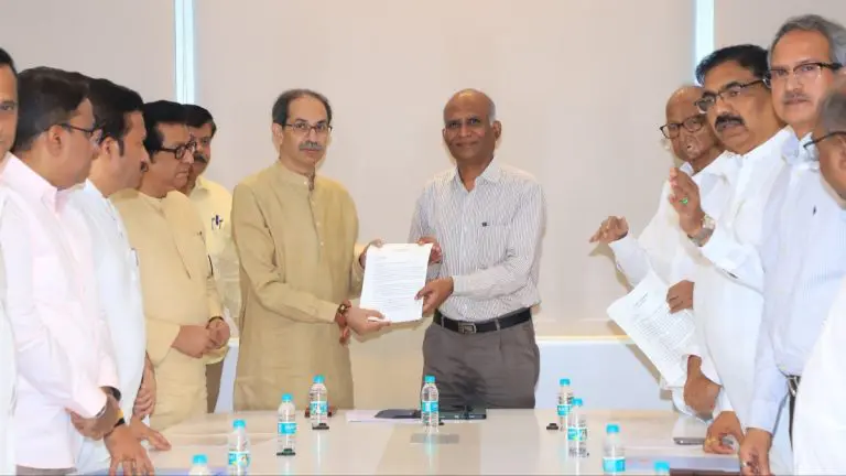 uddhav-thackeray-raj-thackeray-meet-election-commission-with-mahavikas-aghadi-leaders