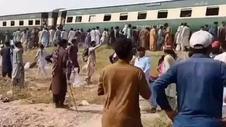 pakistan-jafar-express-train-attack-ied-blast-in-train-balochistan-baloch-republican-guards