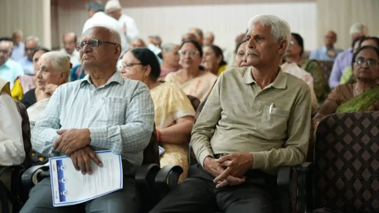 senior-citizens-were-given-digital-security-training