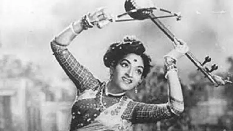 special-program-to-pay-tribute-to-sandhya-shantaram