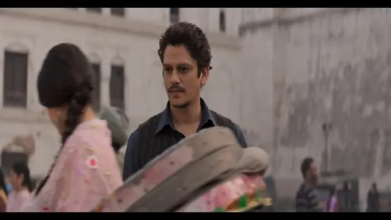 gustaakh-ishq-review-vijay-verma-fatima-sana-shaikh-love-story-feels-the-arrogance-of-love-did-the-film-really-win-hearts