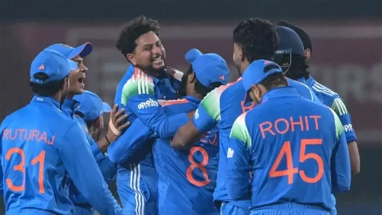 ind-vs-sa-1st-odi-highlights-virat-kohli-century-kuldeep-yadav-took-4-wickets-south-africa-lost-by-17-runs