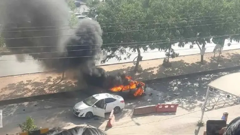 pakistan-blast-suicide-attack-near-islamabad-court-12-killed-many-injured