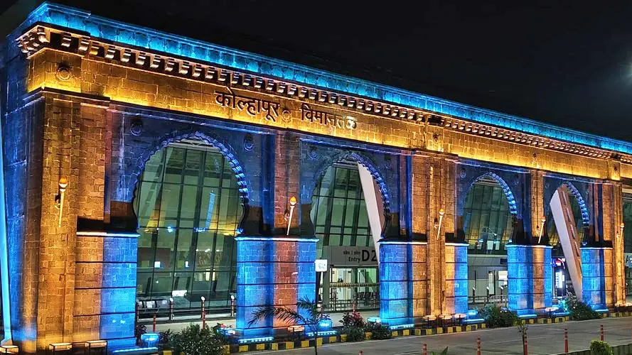 कोल्हापूर विमानतळावर तुफान राडा; रस्ता अडवला म्हणून तामगाव ग्रामस्थांचा संताप उसळला