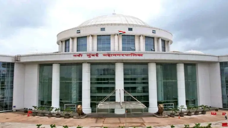 big-scam-in-voter-list-ex-navi-mumbai-commissioner-rajesh-narvekar-was-also-found-two-time