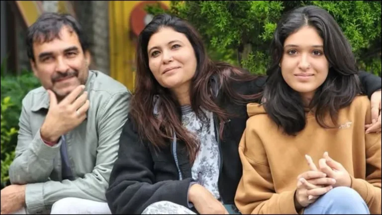 ashi-tripathi-to-make-her-film-debut-with-lailaj