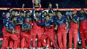 IPL 2026 Retentions: RCB ने घेतला मोठा निर्णय, वादळी फलंदाजाला केले रिलीज, पहा संपूर्ण यादी