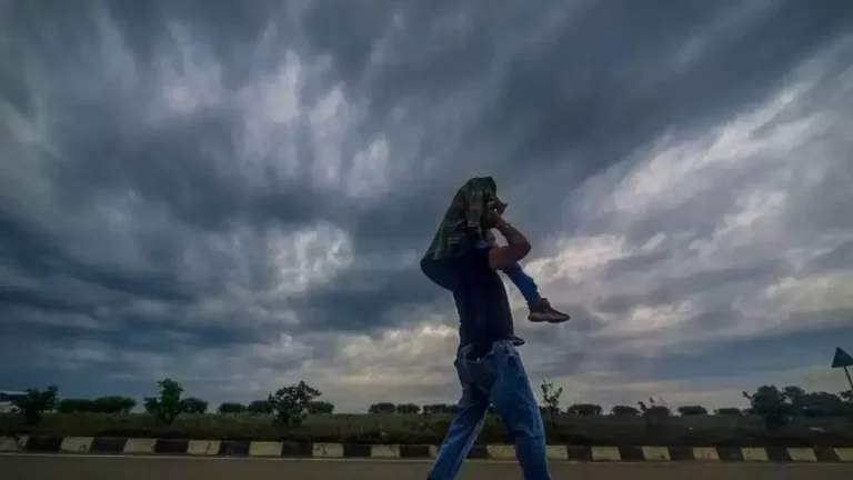 maharashtra-weather-update-light-to-moderate-showers-till-november-7-rain-forecast-in-konkan-western-maharashtra-and-marathwada