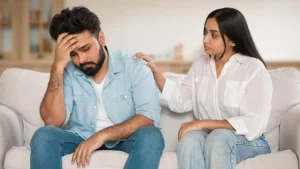 Relationship Red Flags: तुमचे नाते फक्त 'टाईमपास' आहे का? कमिटमेंट पासून पळून जाणाऱ्या जोडीदाराला ओळखण्यासाठी पहा ही 5 चिन्हे