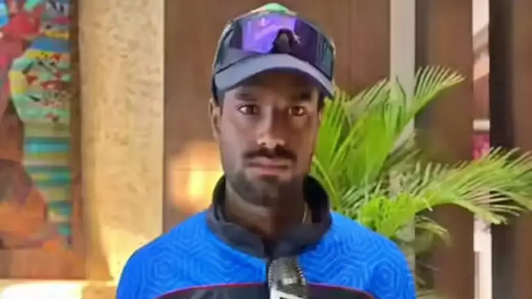 akash-kumar-chaudhary-created-history-by-scoring-a-half-century-in-11-balls-and-8-consecutive-sixes-in-ranji-trophy