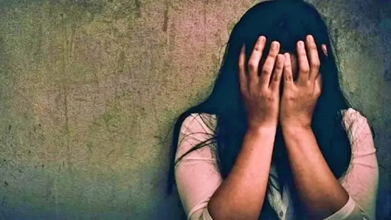 woman-molested-in-bus-going-from-mumbai-to-indore-case-also-been-registered-against-drunk-driver-and-conductor