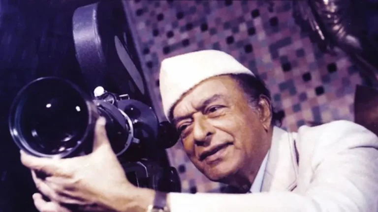 v-shantaram-special-at-the-age-of-55-he-married-an-18-year-old-heroine-had-7-children-from-3-wives-worked-as-a-railway-worker-the-story-of-him-is-interesting