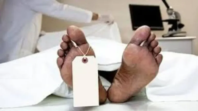 wife-and-daughter-sat-with-dead-body-for-five-days-when-police-opened-door-secret-revealed